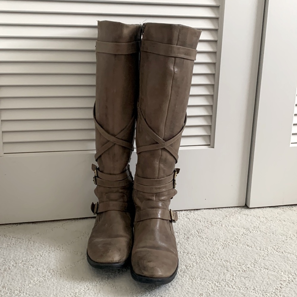 Leather upper - with nylon elastic back-  adjustable fit for smaller calf size